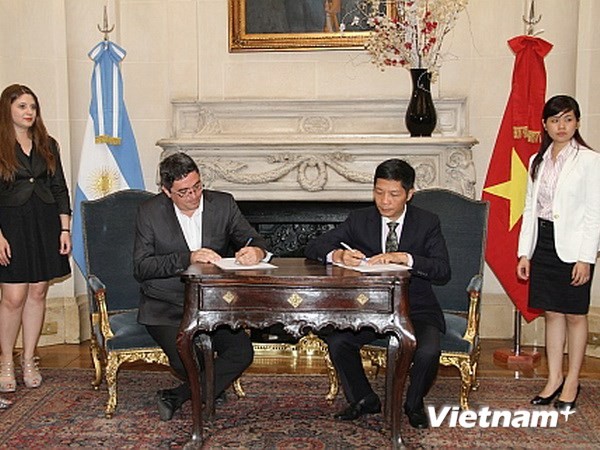 Argentina, Vietnam aim for multifaceted cooperation - ảnh 2